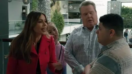 Modern Family S11E11