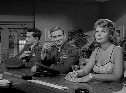 The Twilight Zone Season 1 Episode 11 - And When the Sky Was Opened