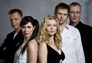The Real Group - In The Middle Of Life (2005)