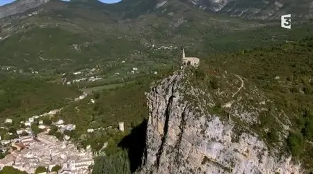 (Fr3) Des racines et des ailes : Passion patrimoine, sur la Route Napoléon (2013)