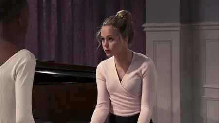 Bella and the Bulldogs S01E06