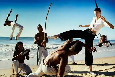 Karlie Kloss by Mario Testino for Vogue US July 2012
