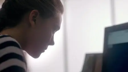 Clique S01E03