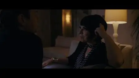Halston S01E02