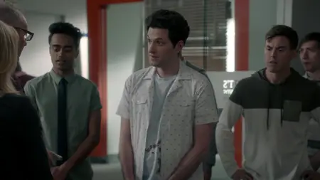 Modern Family S09E22