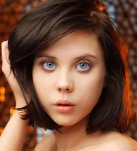 Daphne B - Whisper