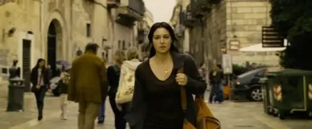 Ne Te Retourne Pas (2009)