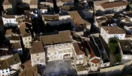 (Fr3) Des Racines et des Ailes : Passion patrimoine, de l'Ardèche à la Bourgogne (2010)