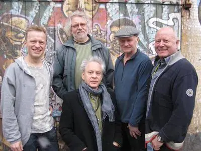 Taylor's Universe - Almost Perfected (2017)