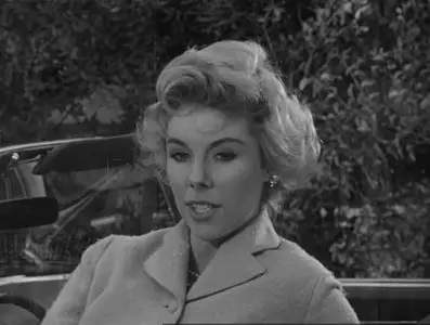 Alfred Hitchcock: Disappearing Trick (1958)