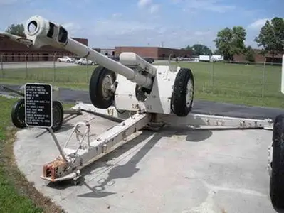 Soviet 122mm D-30 Howitzer Walk Around