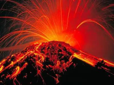 Extraordinary  Images of  Volcanoes