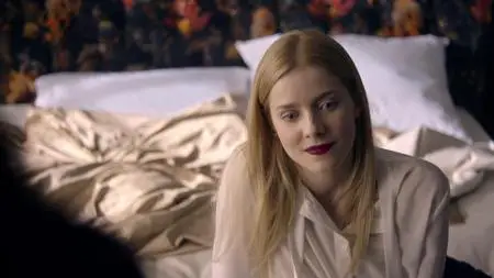 Clique S01E03