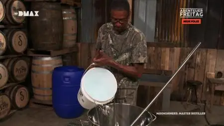 Moonshiners: Master Distiller S02E05 S02E03