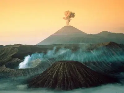 Extraordinary  Images of  Volcanoes