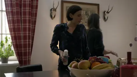Suburbia - Women on the Edge S02E10