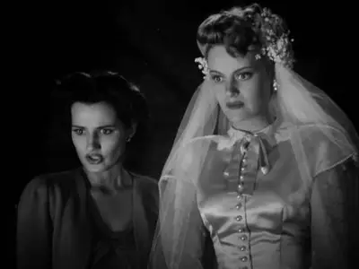 The Smiling Ghost (1941)