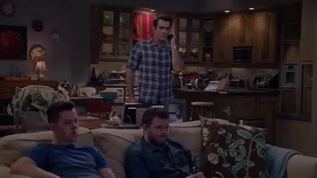 Modern Family S10E18