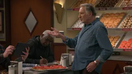 Superior Donuts S02E11