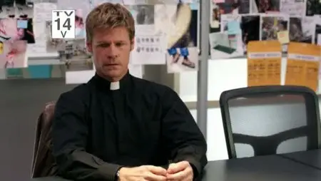V (Visitors) 2009 - S01E10: Hearts and Minds