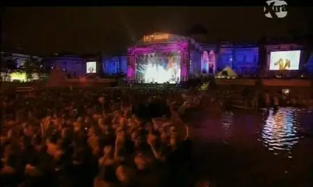 Scissors sisters live from Trafalgar Square (yossi)