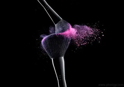 Hi Speed Action in Cosmetic Photography (Powder Burst)