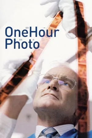 One Hour Photo (2002) + Extras [w/Commentary]